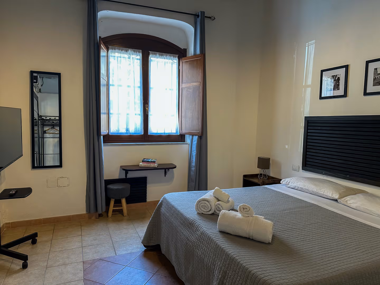 69bd73052e4db74a5231e976 la nicchia 3