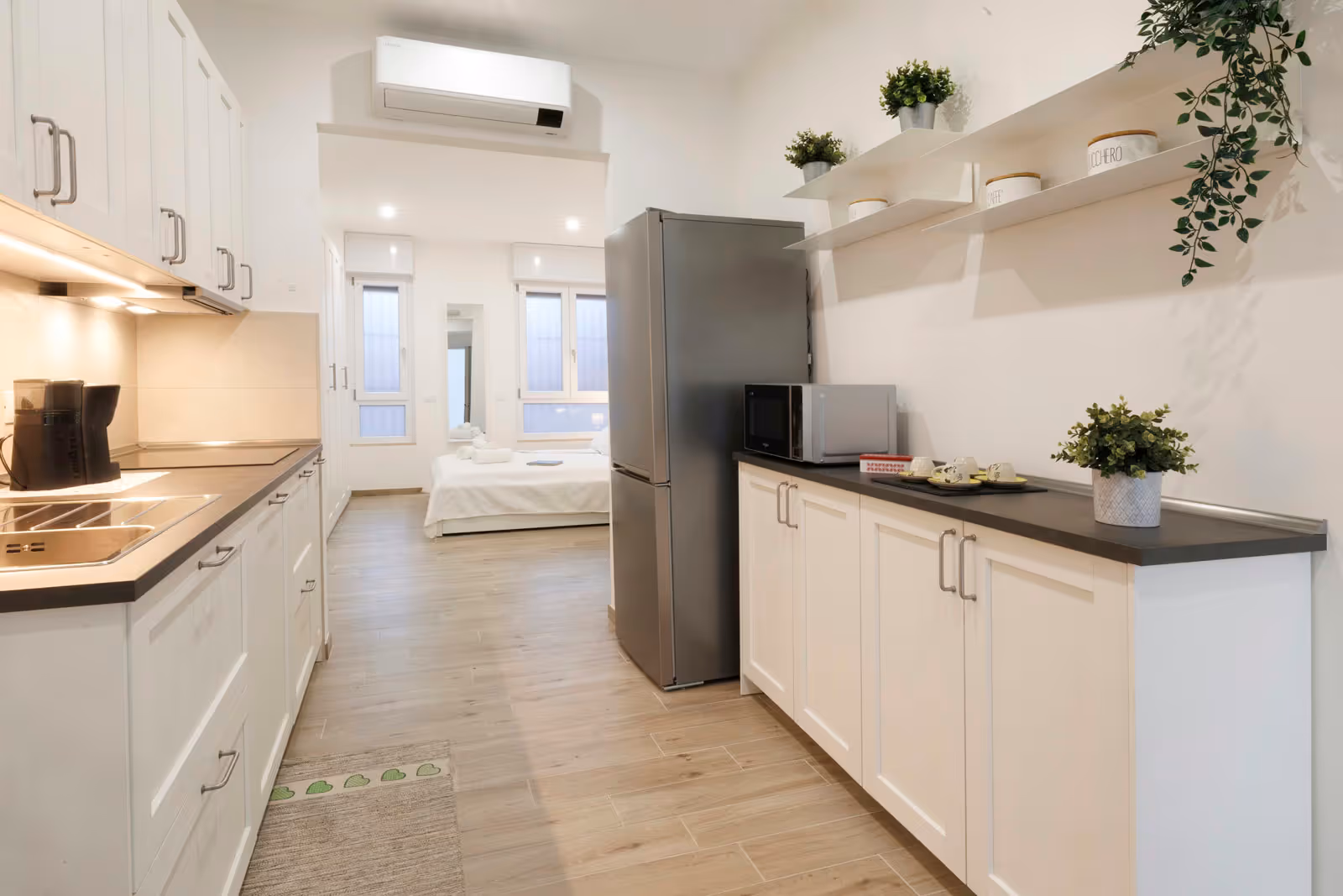 69bd73052e4db74a5231e776 la vega copertina