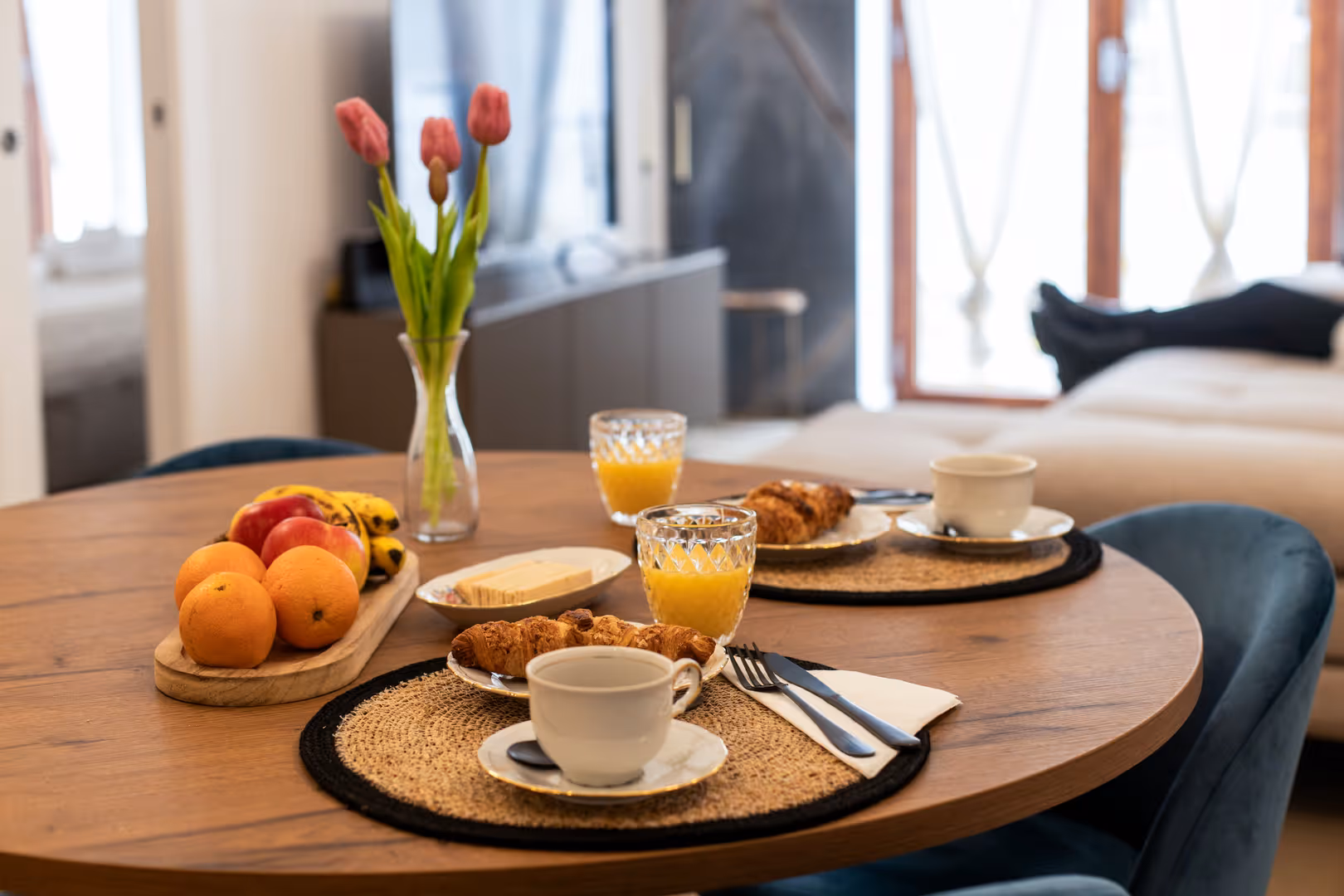 69bd73052e4db74a5231e7a3 caralis gold house 0