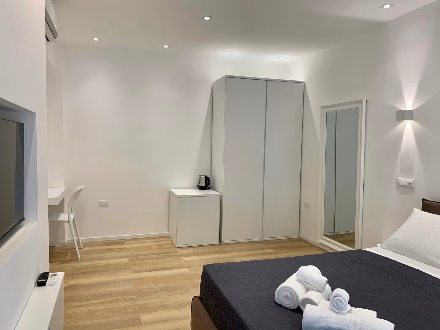 69bd73052e4db74a5231e892 abba rooms camera 1 1