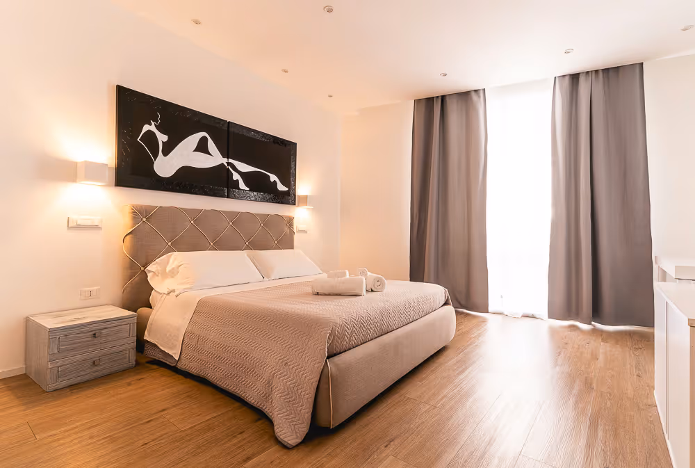 69bd73052e4db74a5231e89b co luxury suite jackies 0