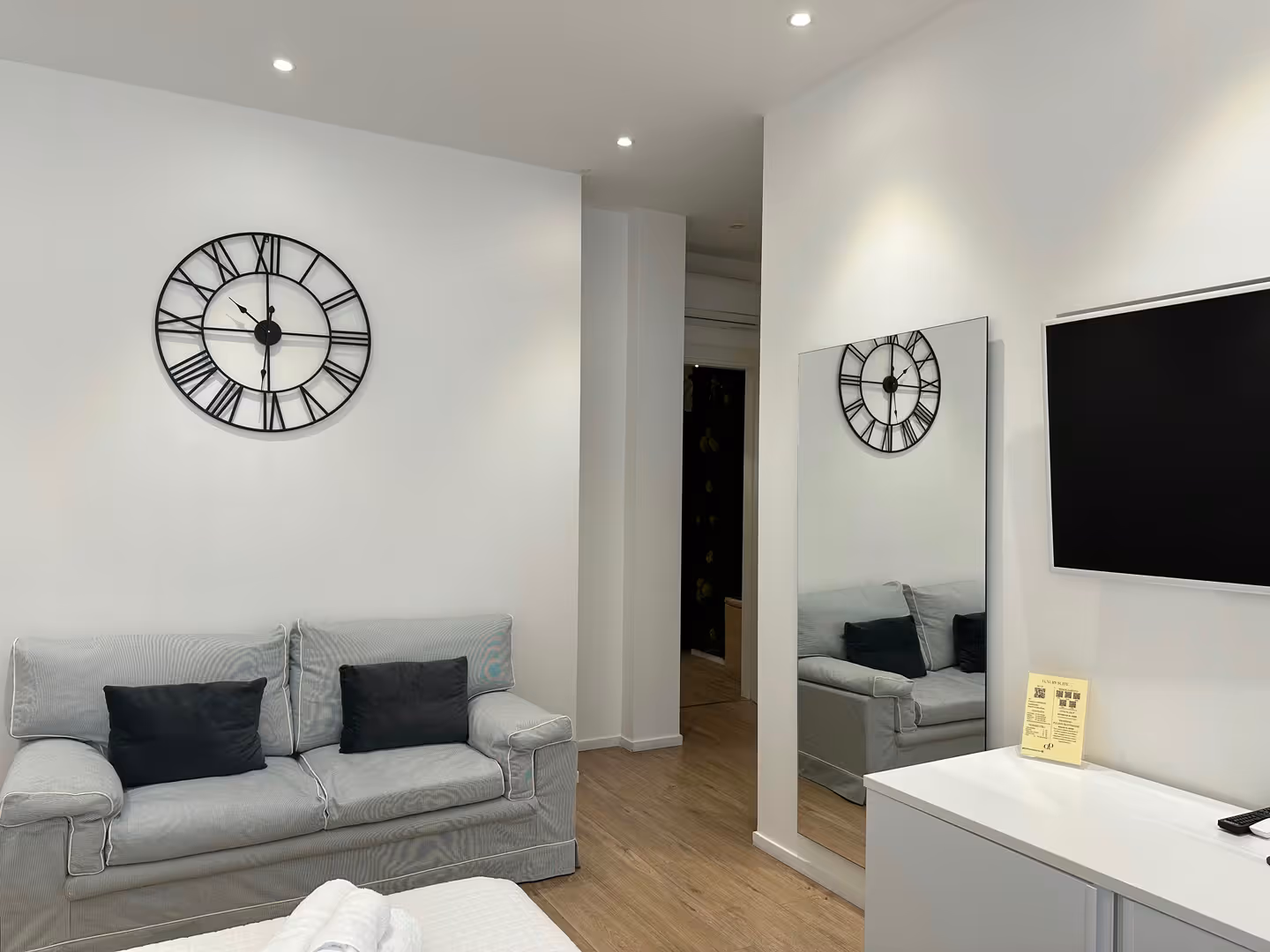 C&O Luxury Suite – Standard Room