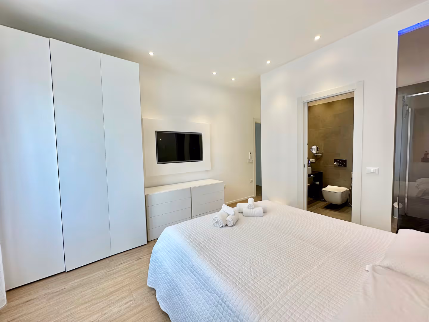 C&O Luxury Suite – Deluxe Suite