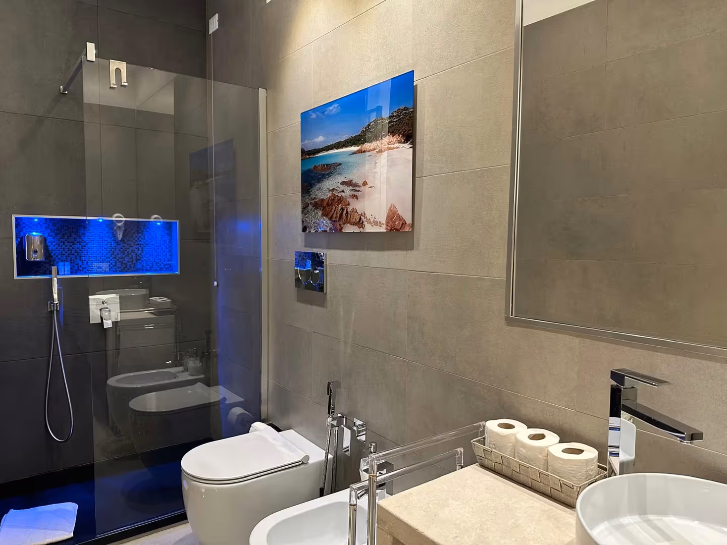 C&O Luxury Suite – Superior Room