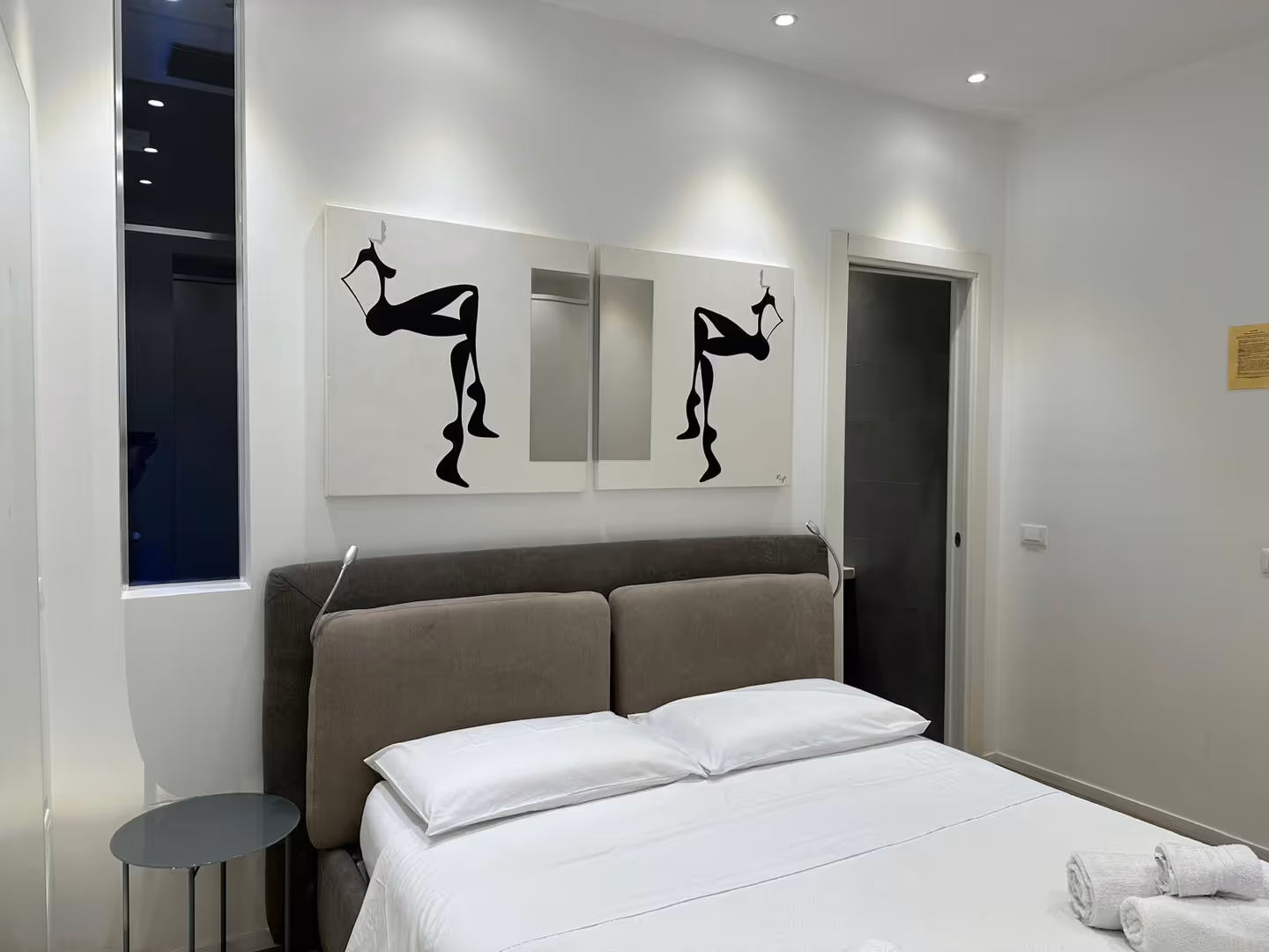 69bd73052e4db74a5231e8bc co luxury suite carolines room 0