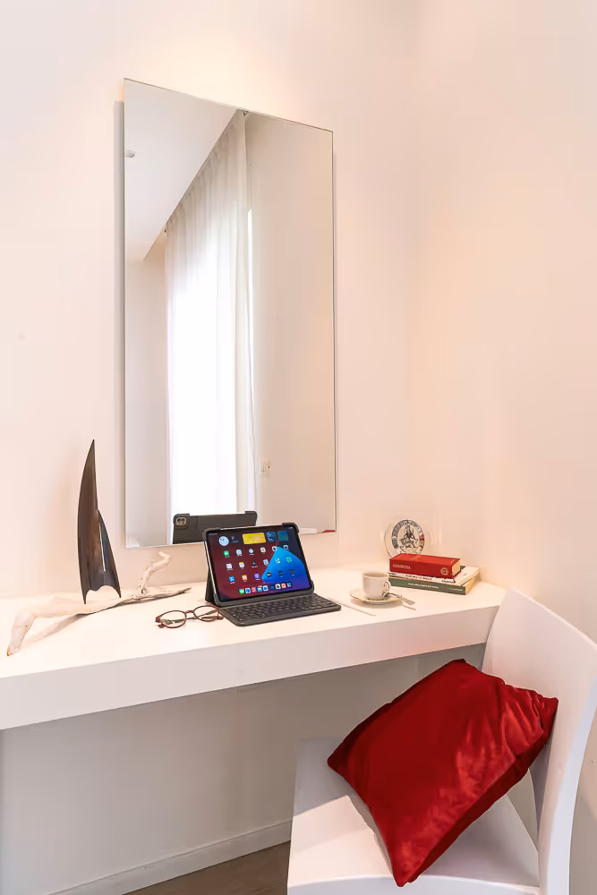 C&O Luxury Suite – Standard Room