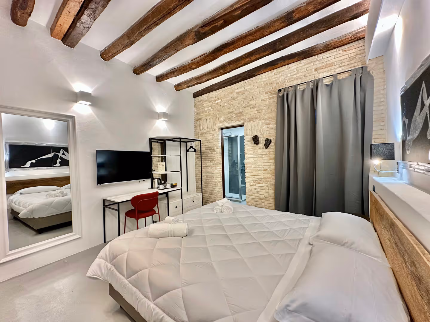 69bd73052e4db74a5231e8da savoia deluxe room 2 2